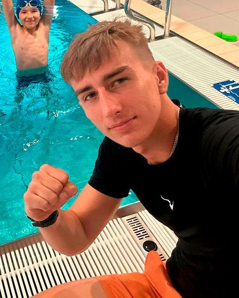 O NAS Szko a P ywania CHAMPION Wi nicz